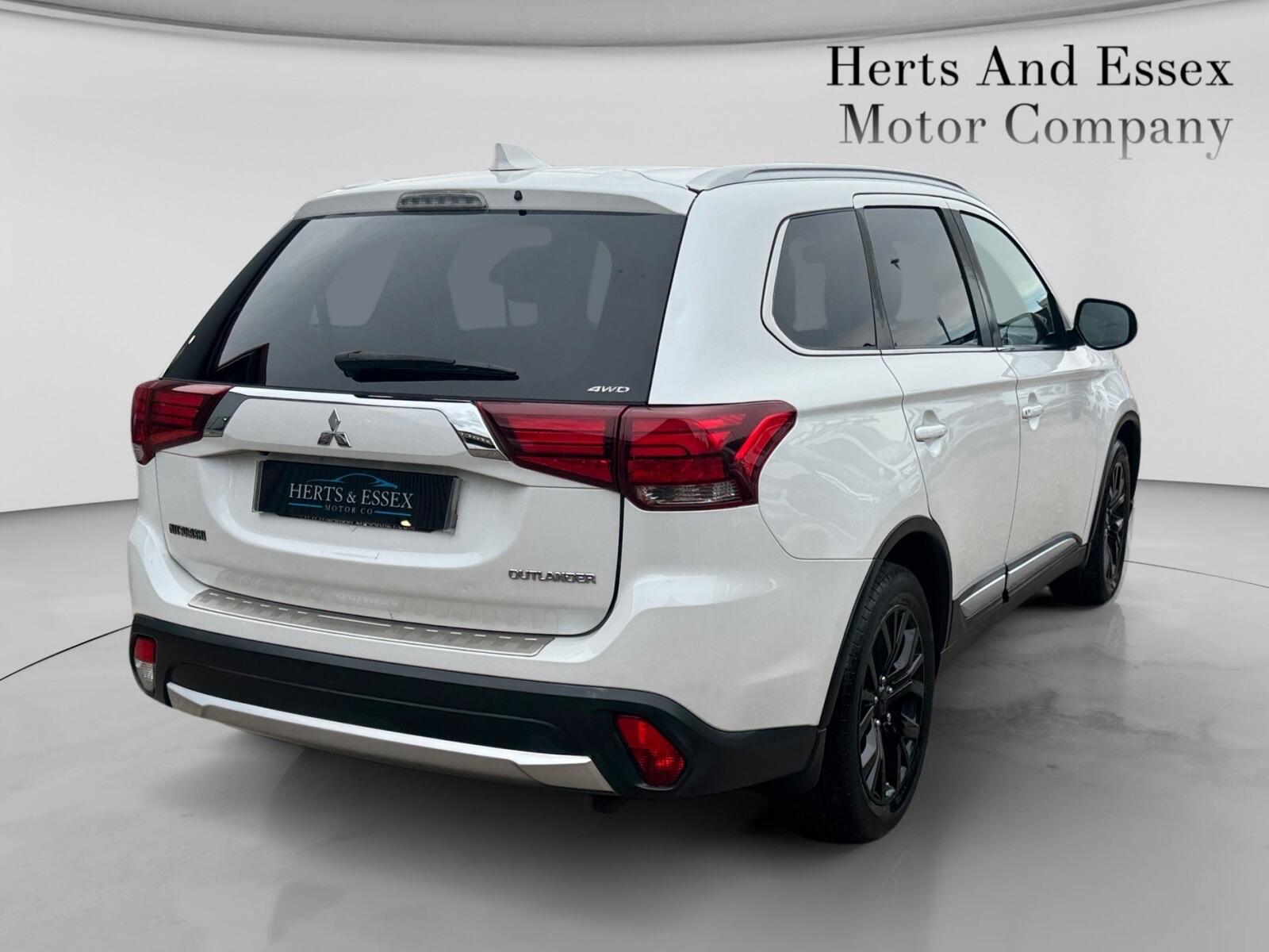 Mitsubishi Outlander view 8