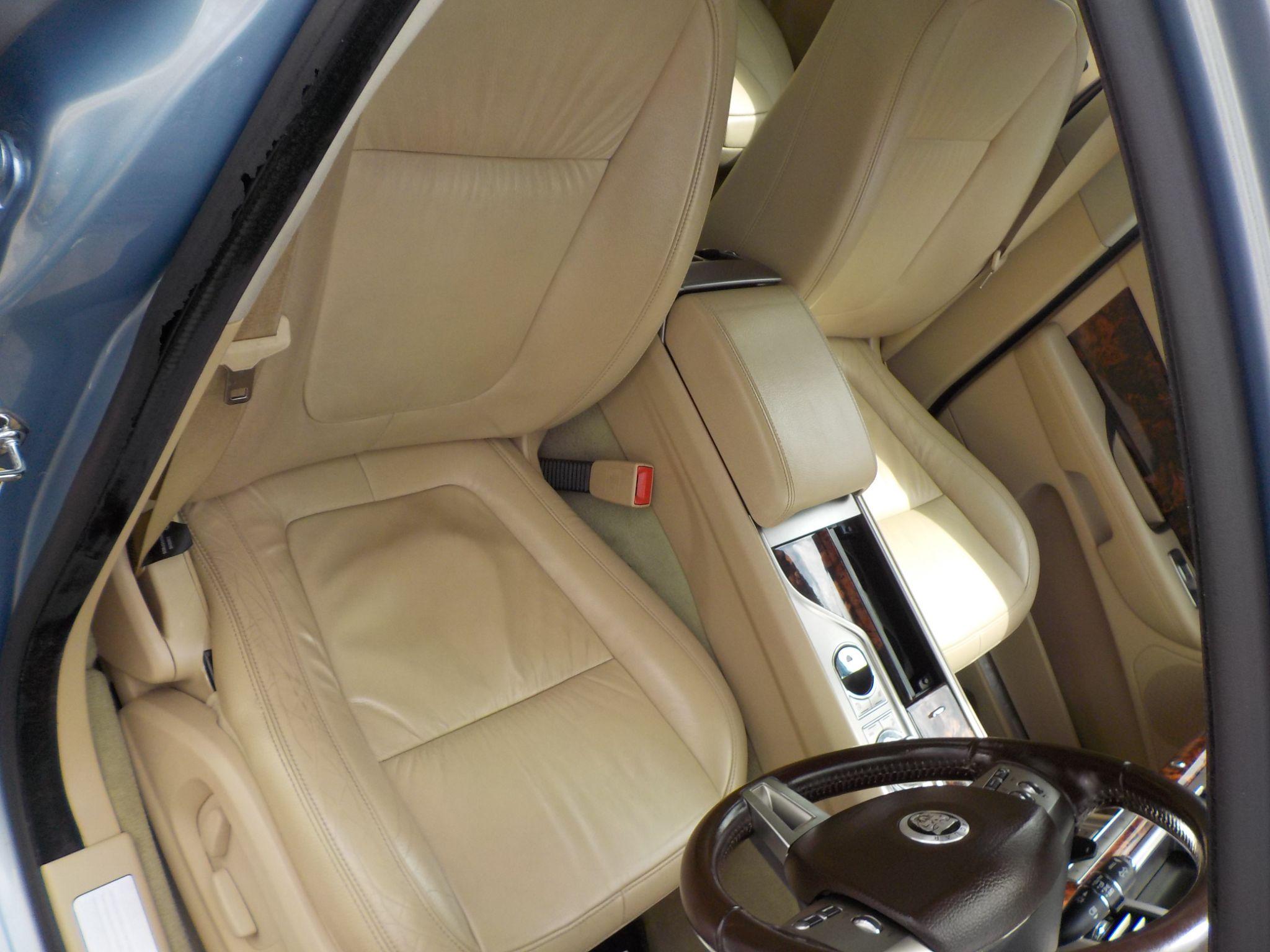 Jaguar XF 3.0d V6 Luxury Auto Euro 5 4dr