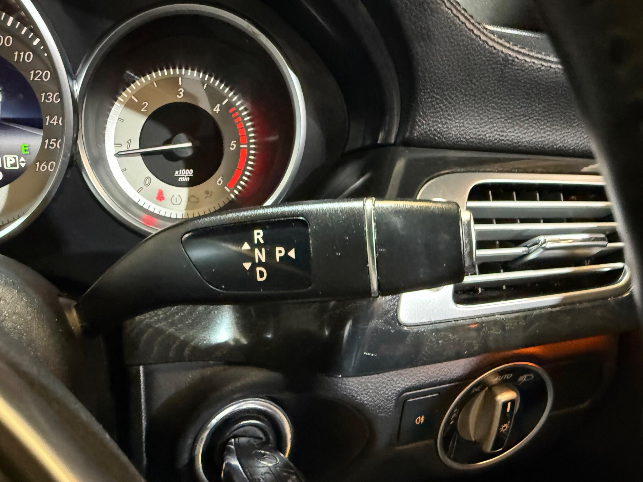 Mercedes-Benz CLS view 26
