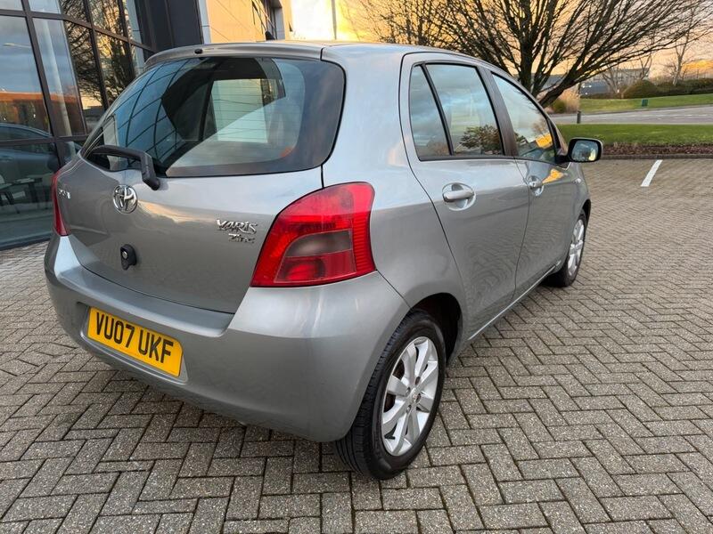 2007 Toyota Yaris image 11