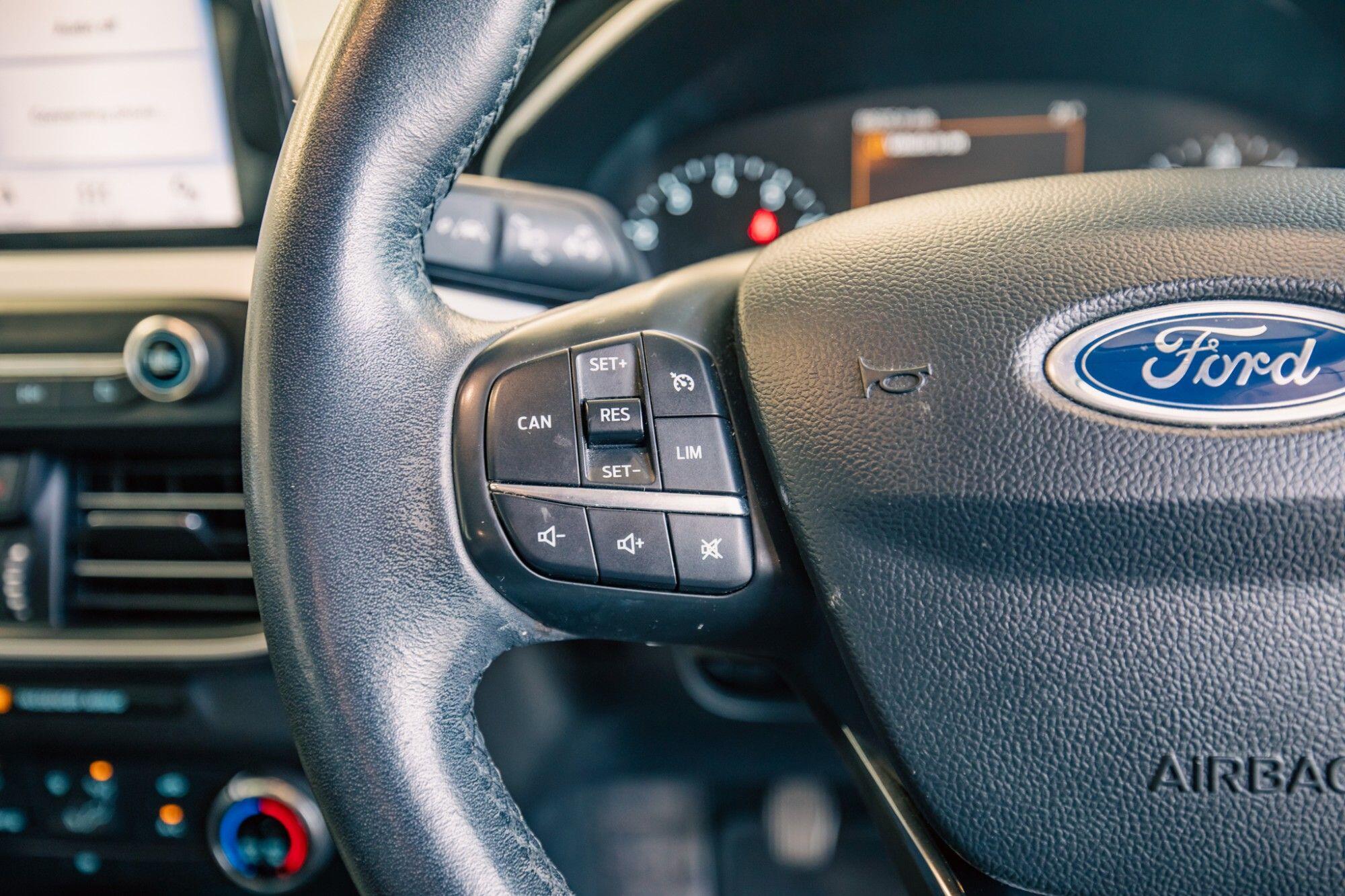 Ford Focus view 14