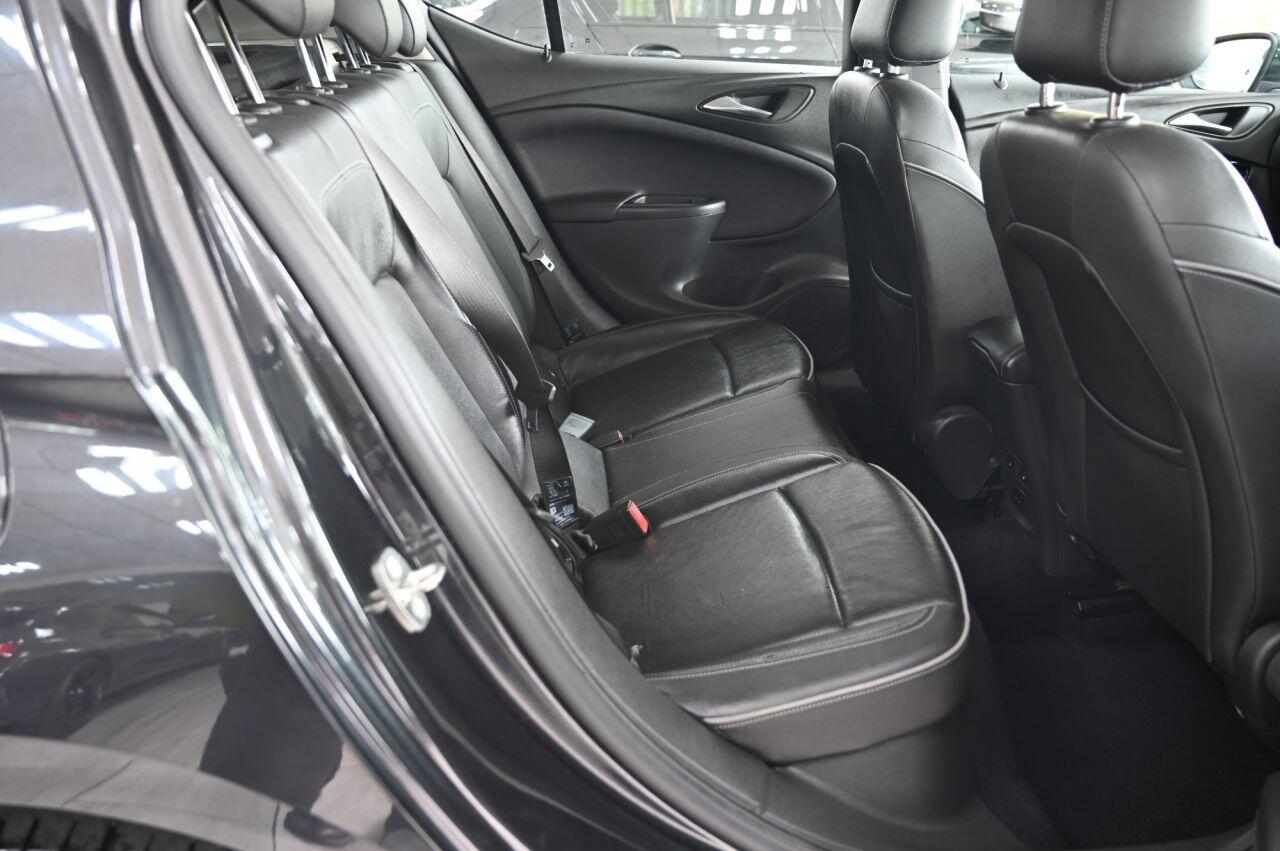 Vauxhall Astra view 16