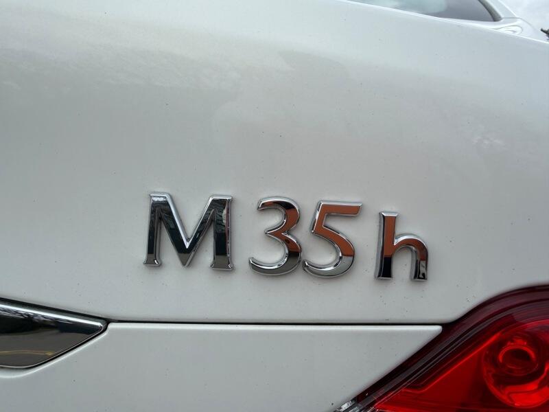 2012 Infiniti M 3.5 35h V6 GT Premium Auto Euro 5 (s/s) 4dr • 7,481 miles image 14