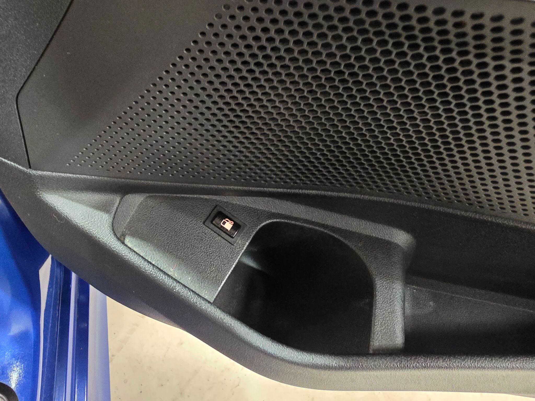 BMW 3 Series view 18