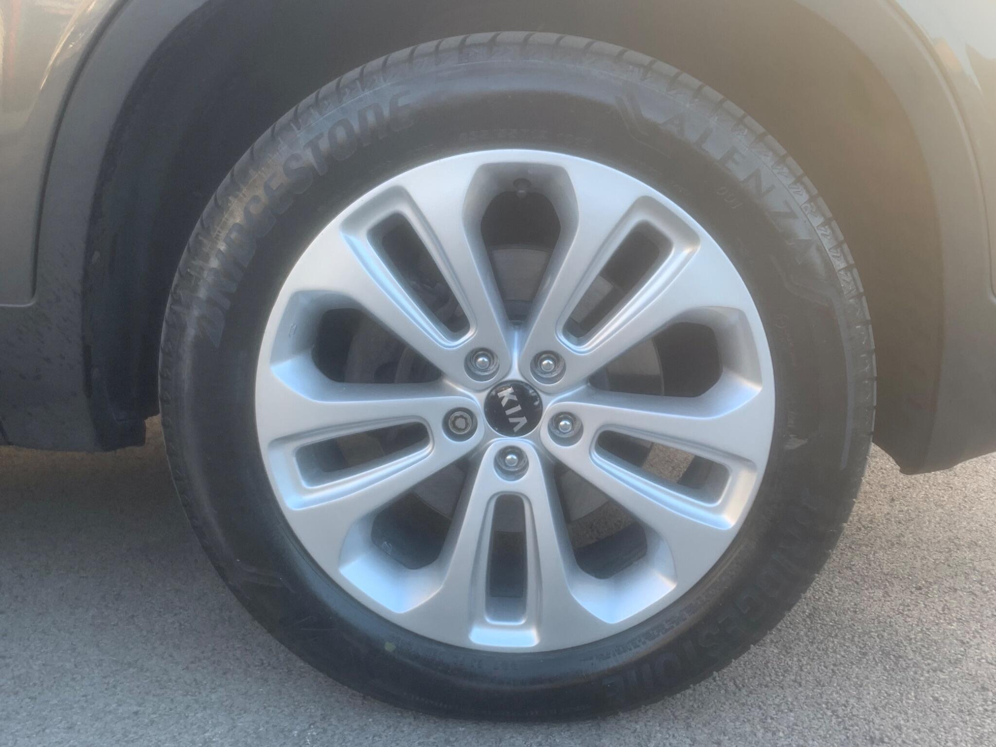 Kia Sorento view 9