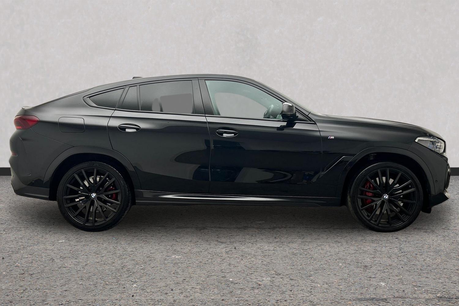 BMW X6 view 3