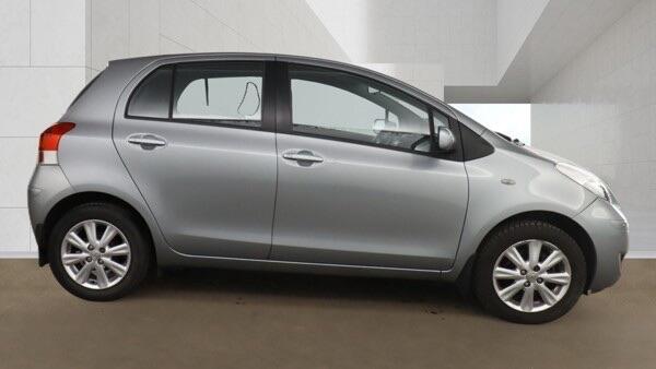 Toyota Yaris view 5