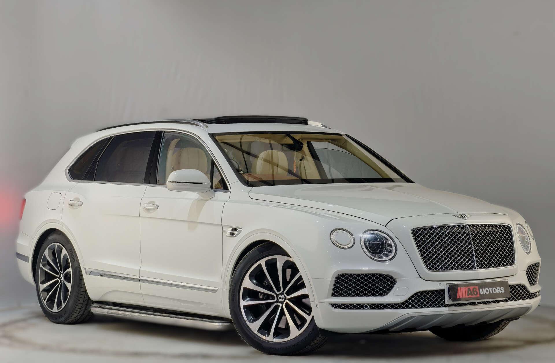 Bentley Bentayga view 3