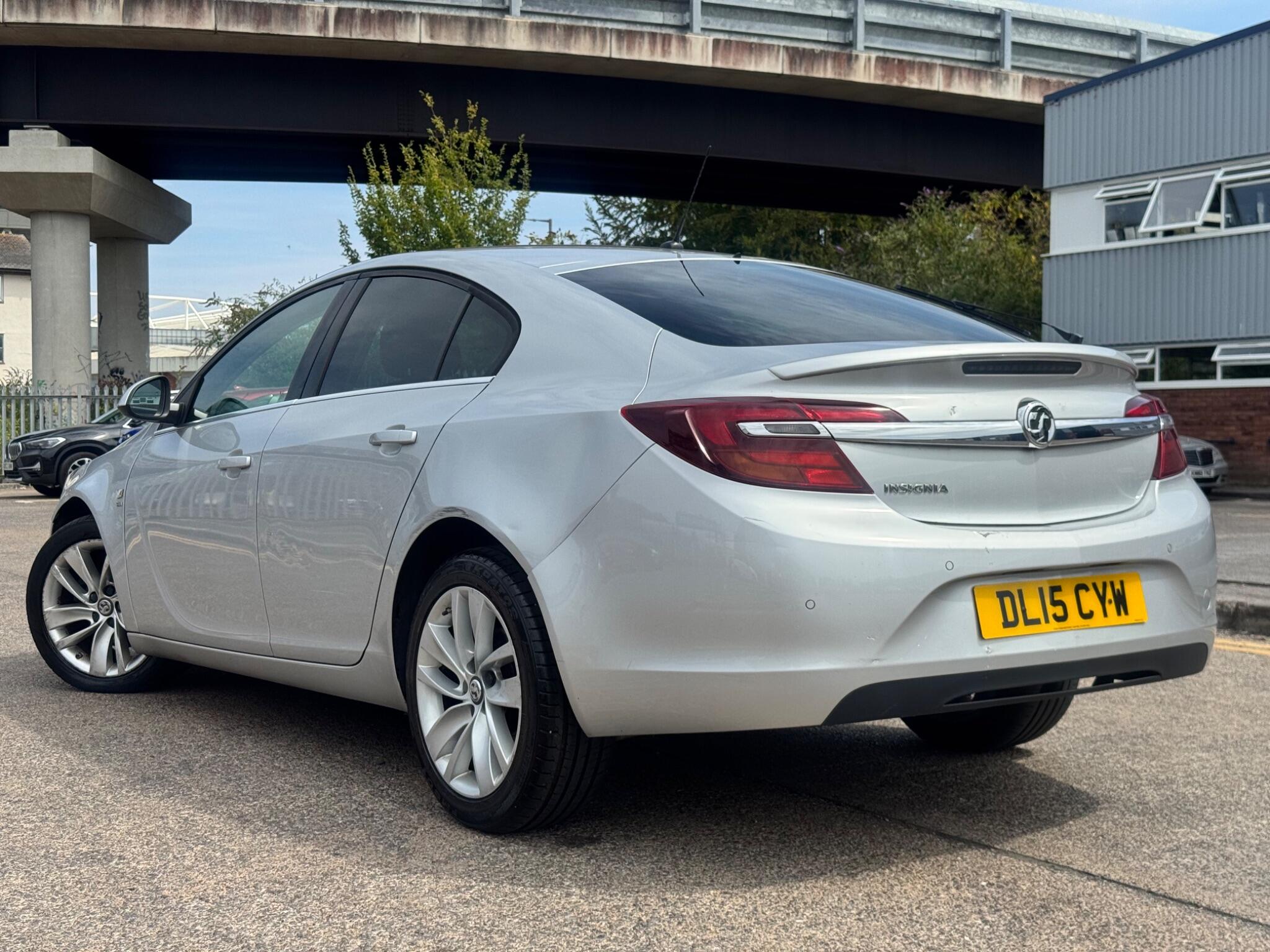 Vauxhall Insignia view 4