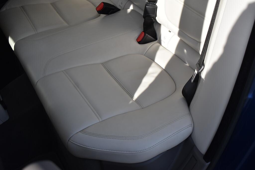 Jaguar Xe view 41