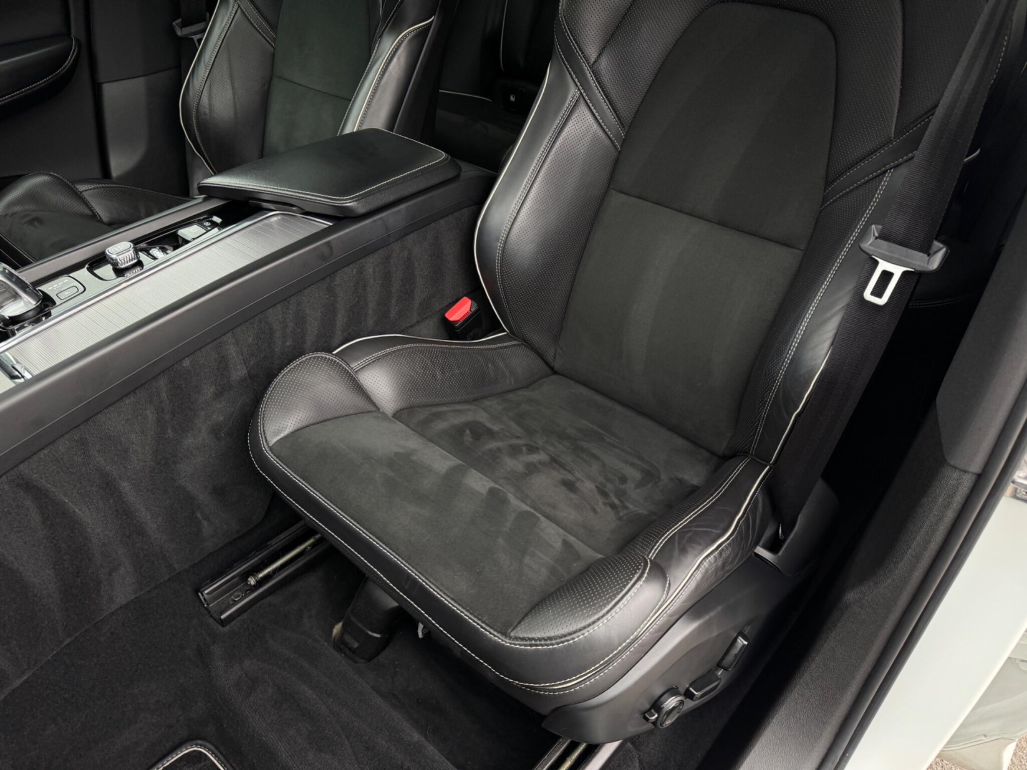 Volvo XC60 view 29