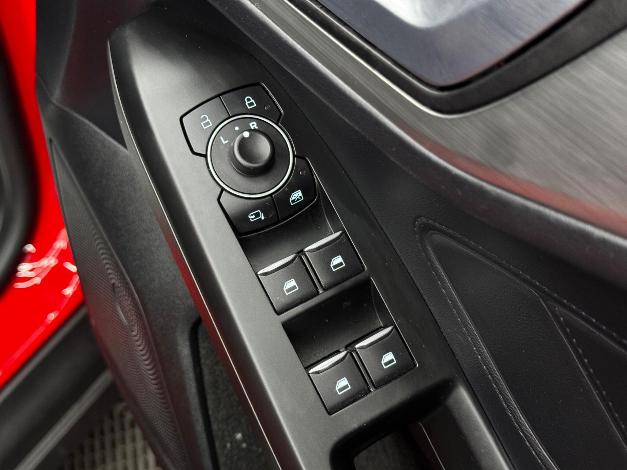 Ford Focus view 39