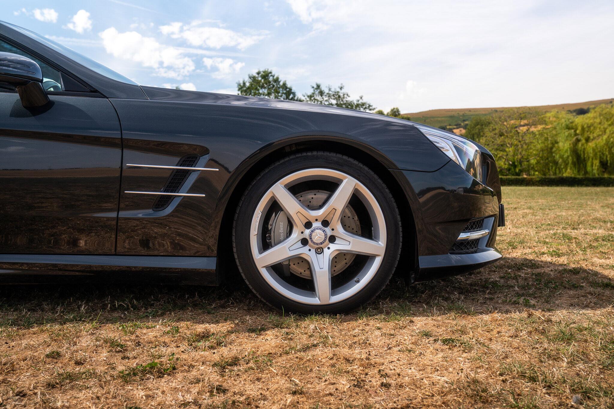Mercedes-Benz SL view 18