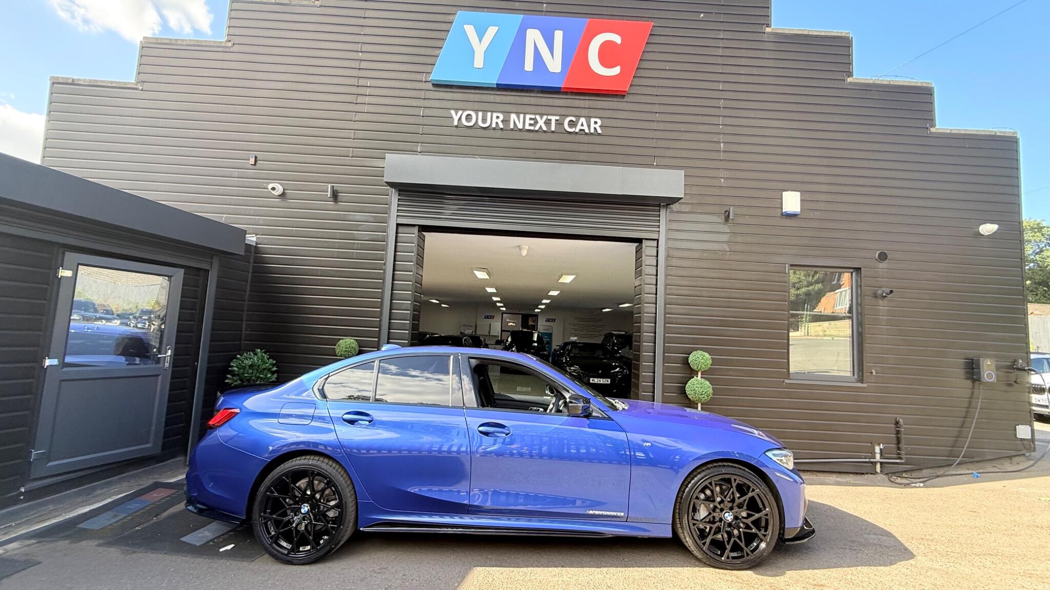 BMW 3 Series view 4