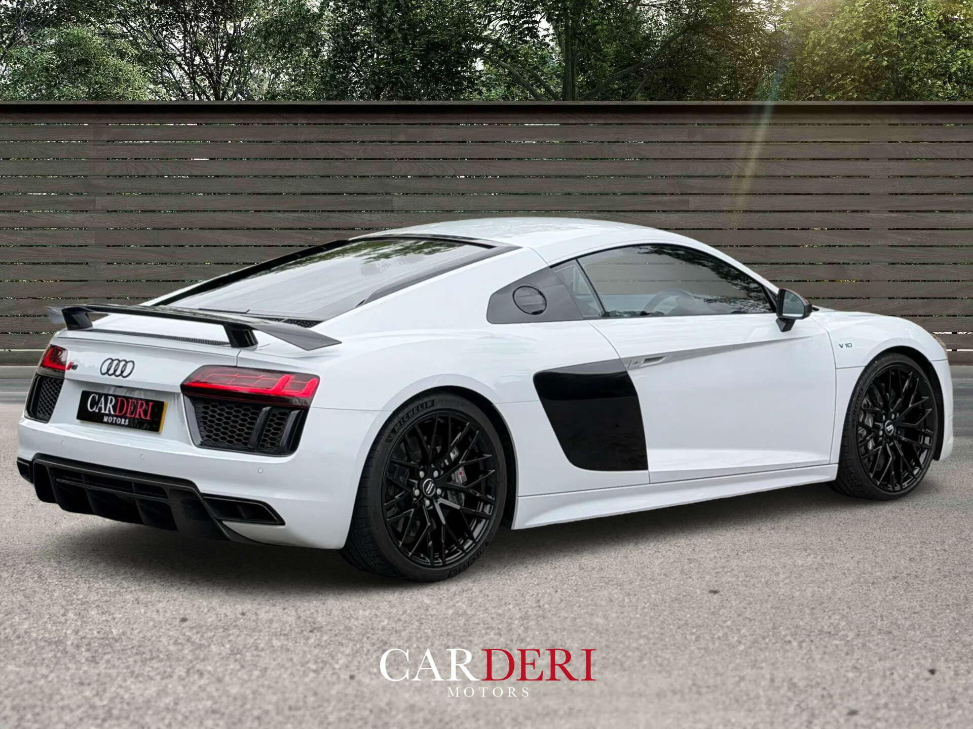 Audi R8 view 27