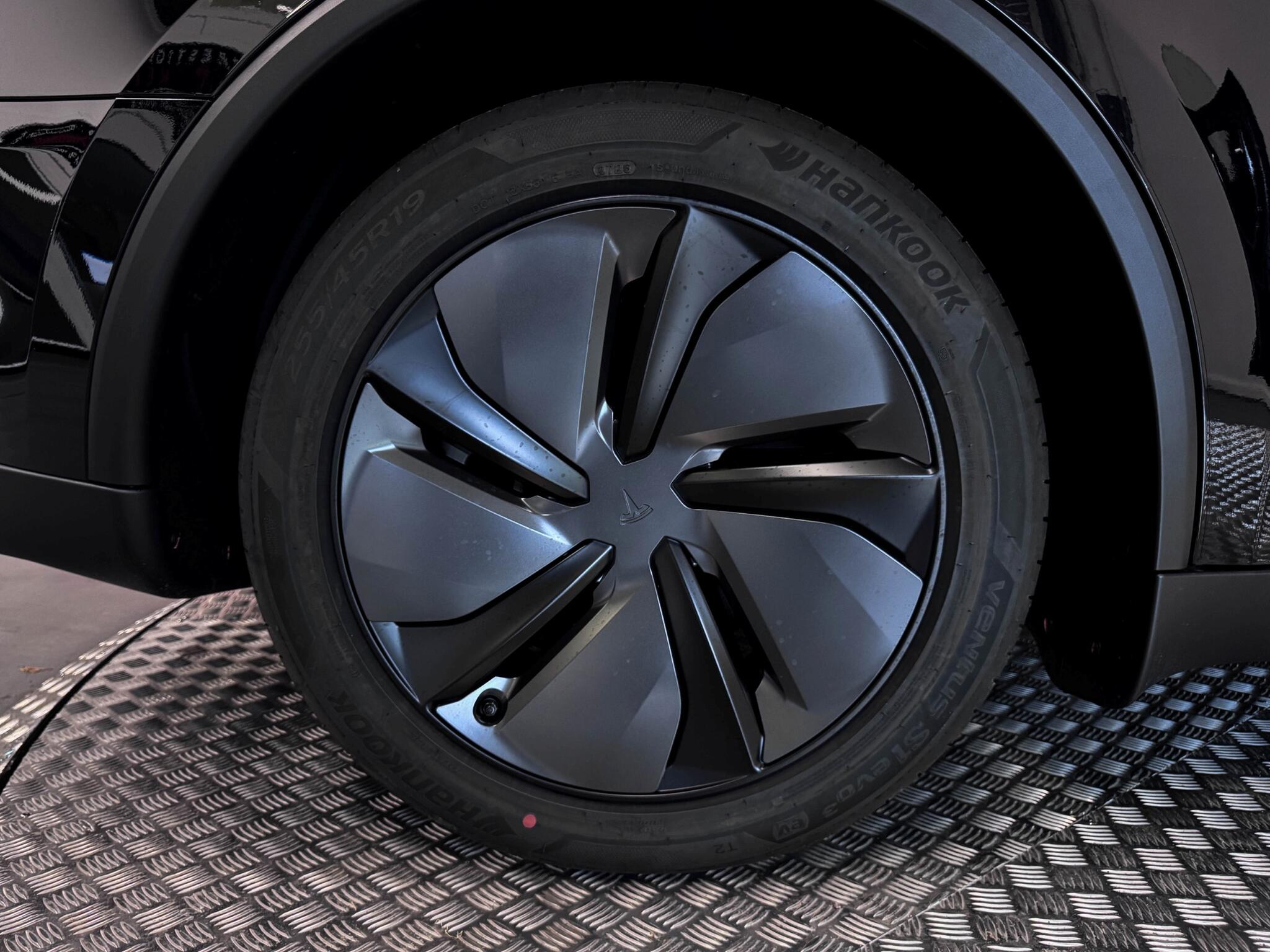 Tesla Model Y view 76
