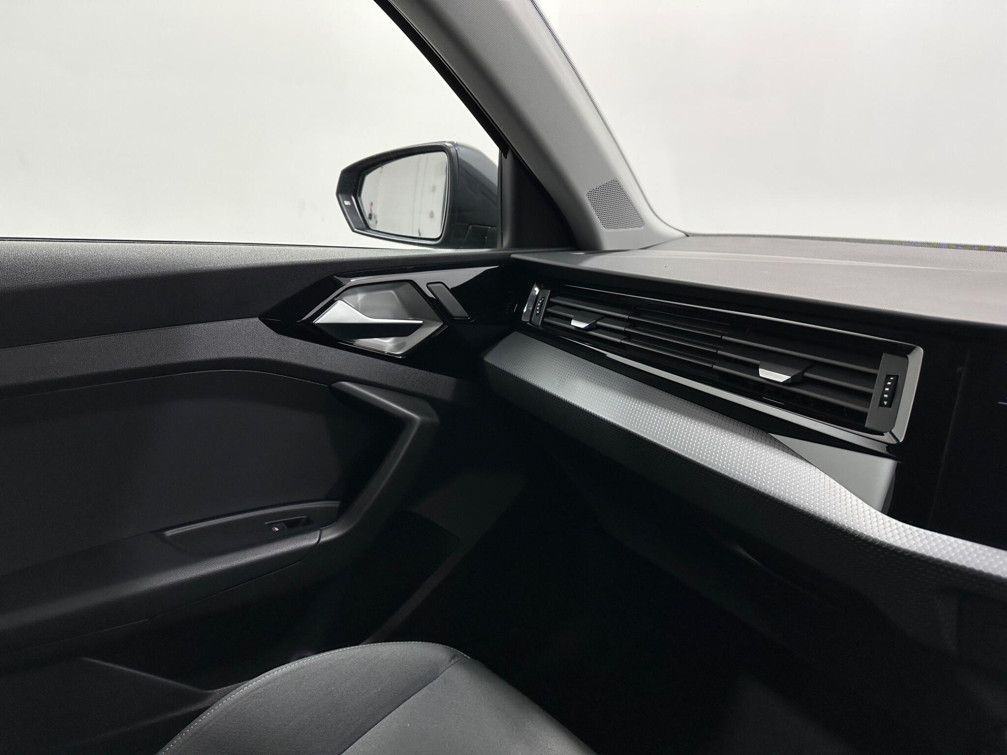 Audi A1 view 25