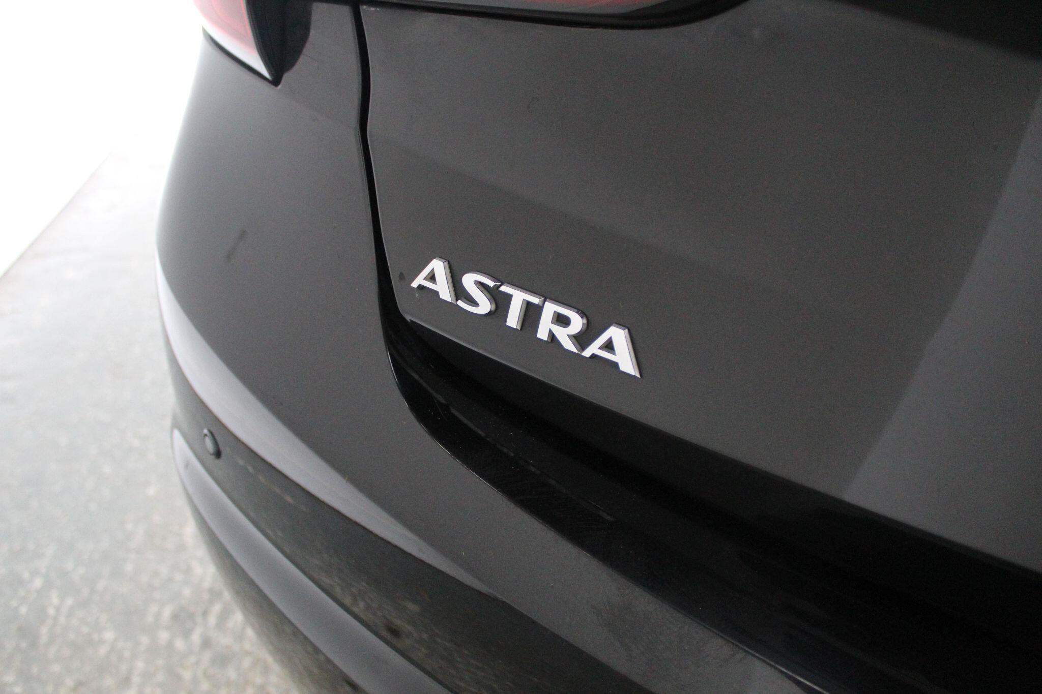 Vauxhall Astra view 16