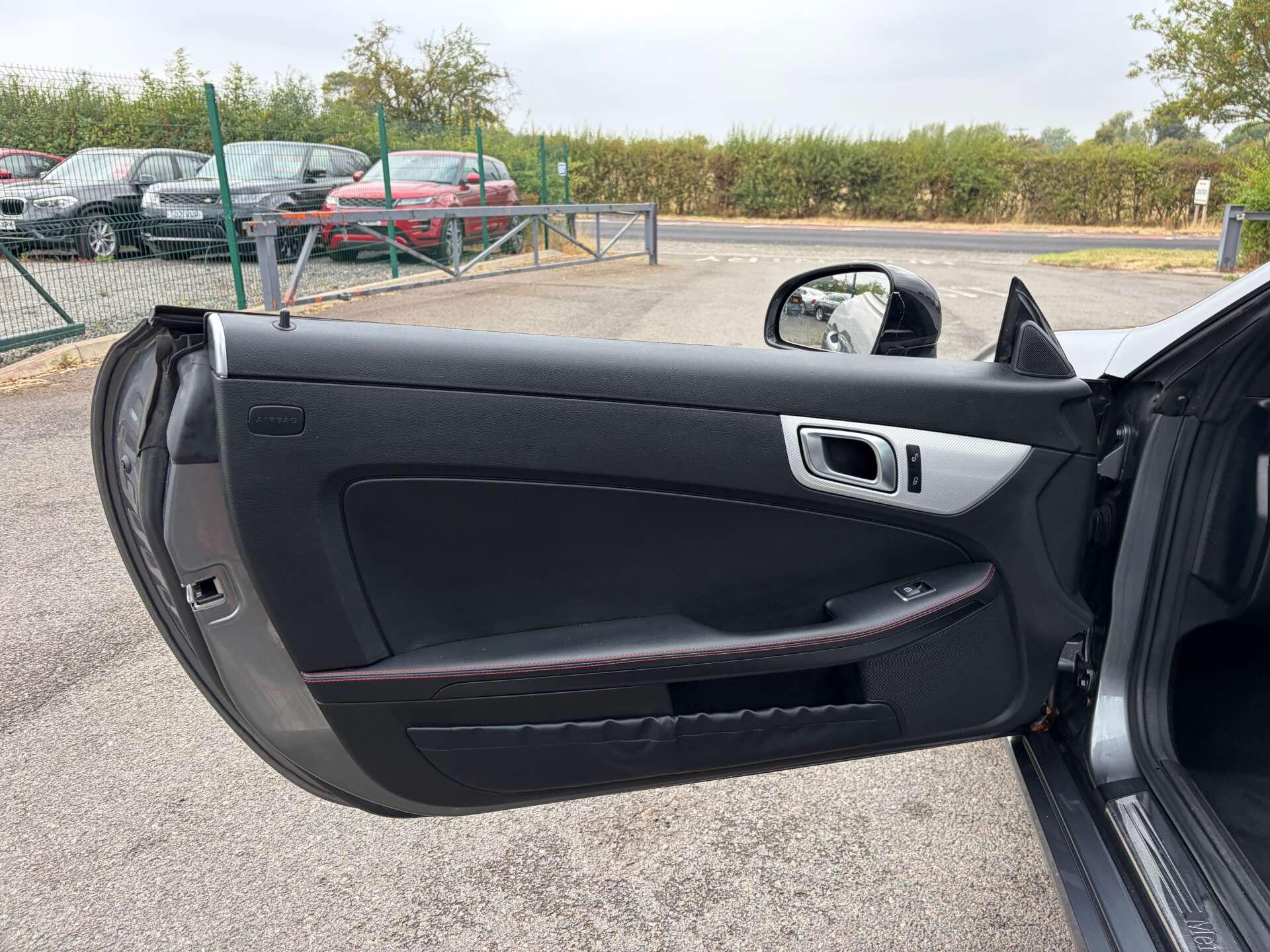 Mercedes-Benz SLC view 24