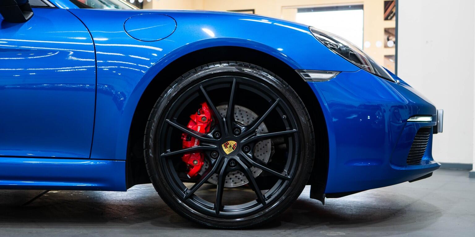 Porsche Cayman view 10