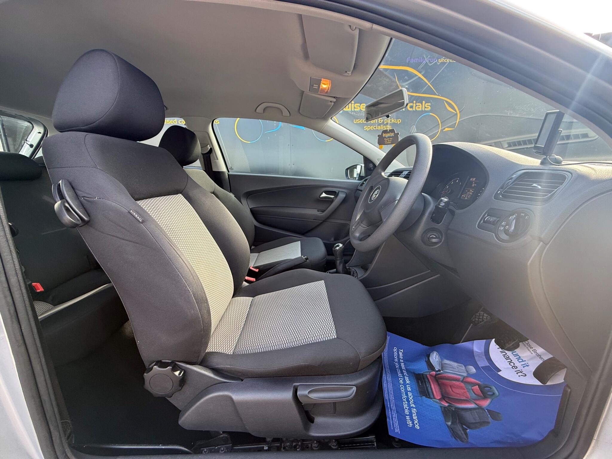 Volkswagen Polo view 17