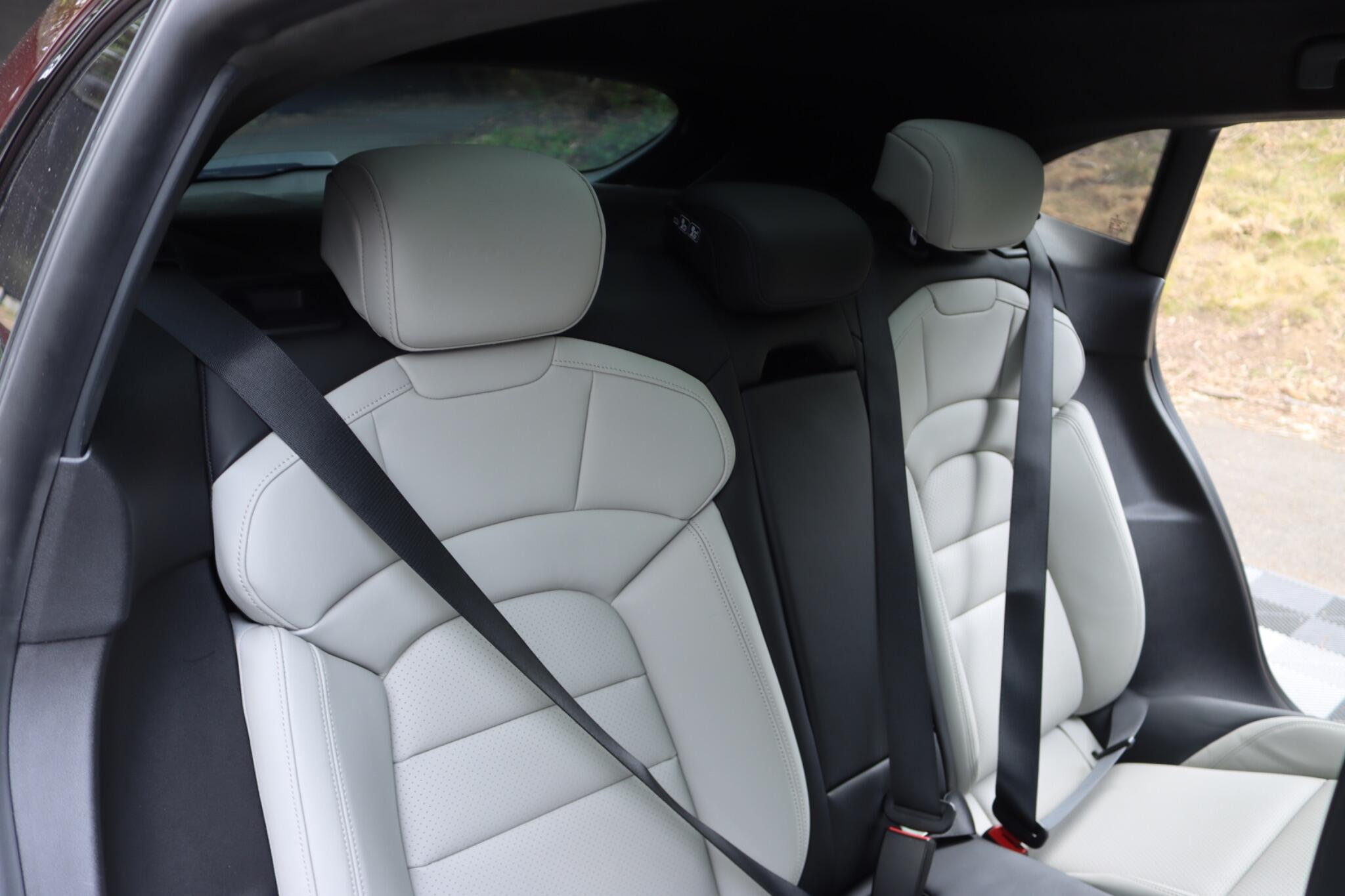 Porsche Taycan view 71