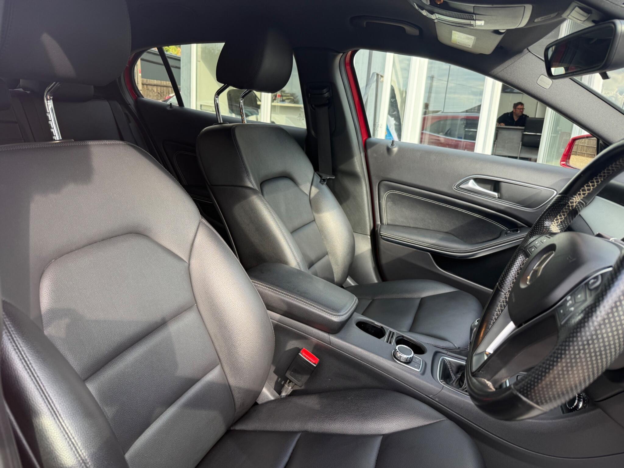 Mercedes-Benz GLA view 10