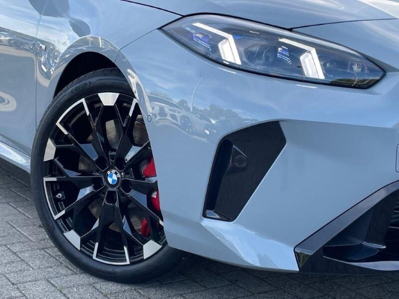 BMW 1 Series view 42