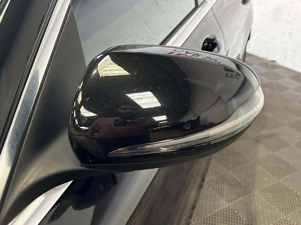 Mercedes-Benz C Class view 24
