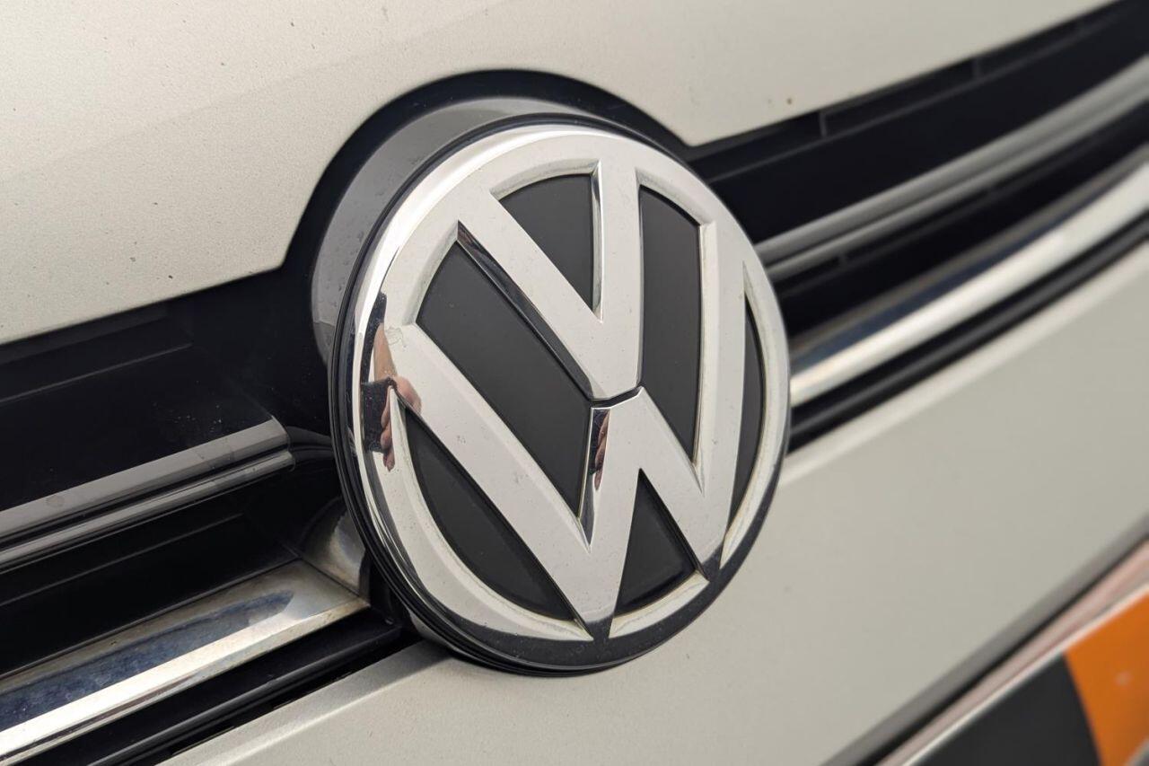 Volkswagen Golf view 46