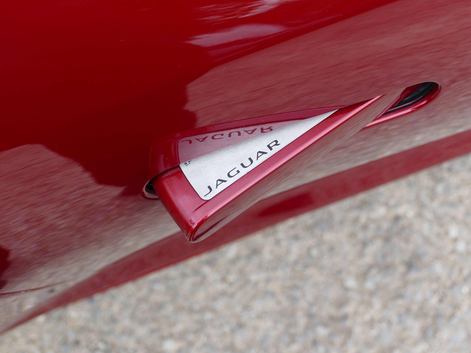 Jaguar F-Type view 22