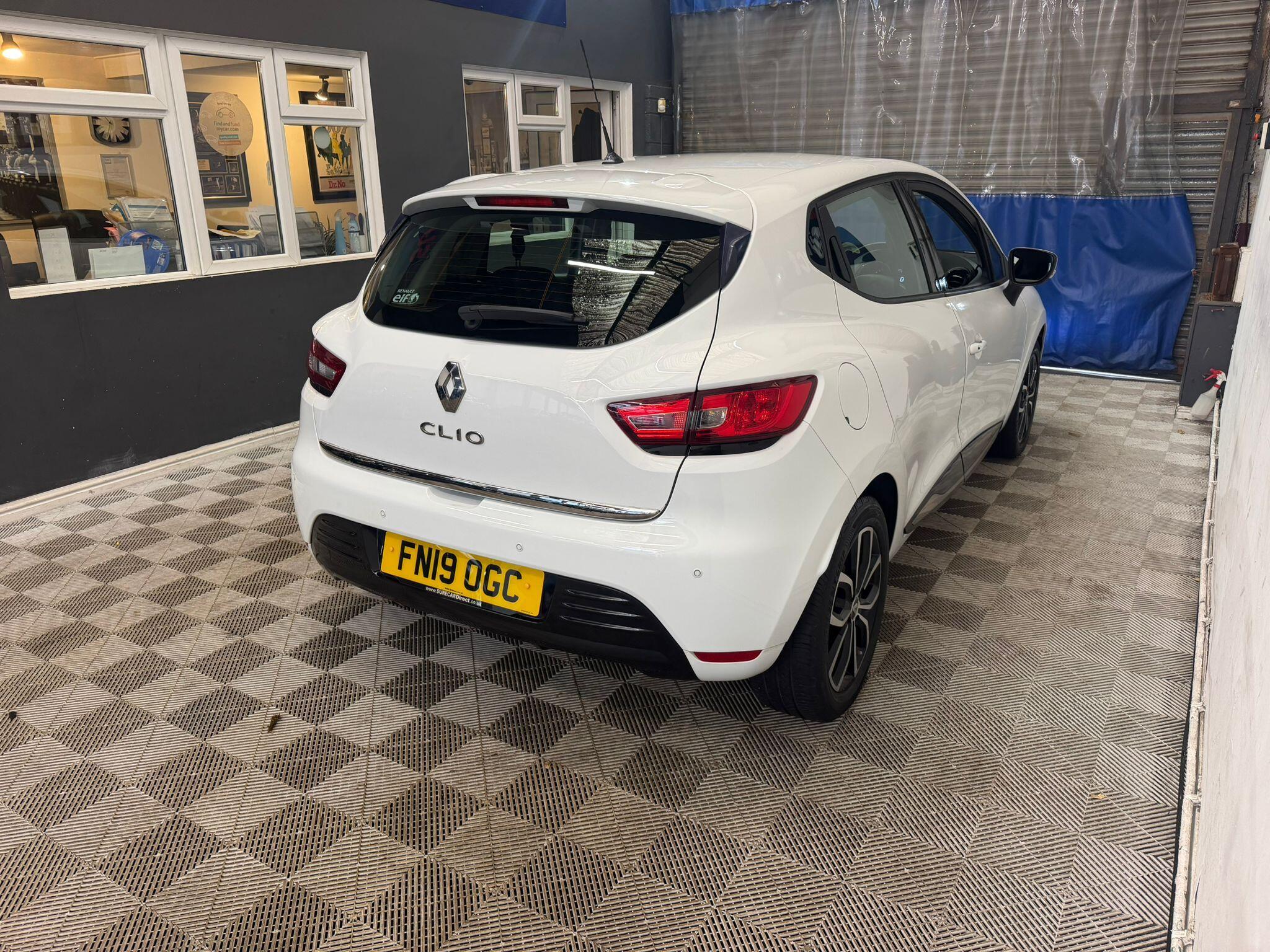 Renault Clio view 6