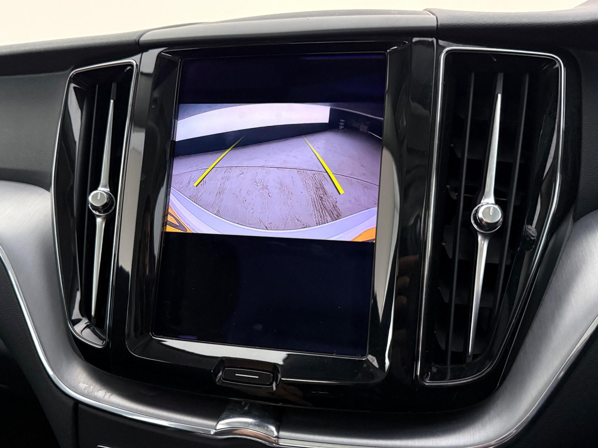 Volvo XC60 view 28