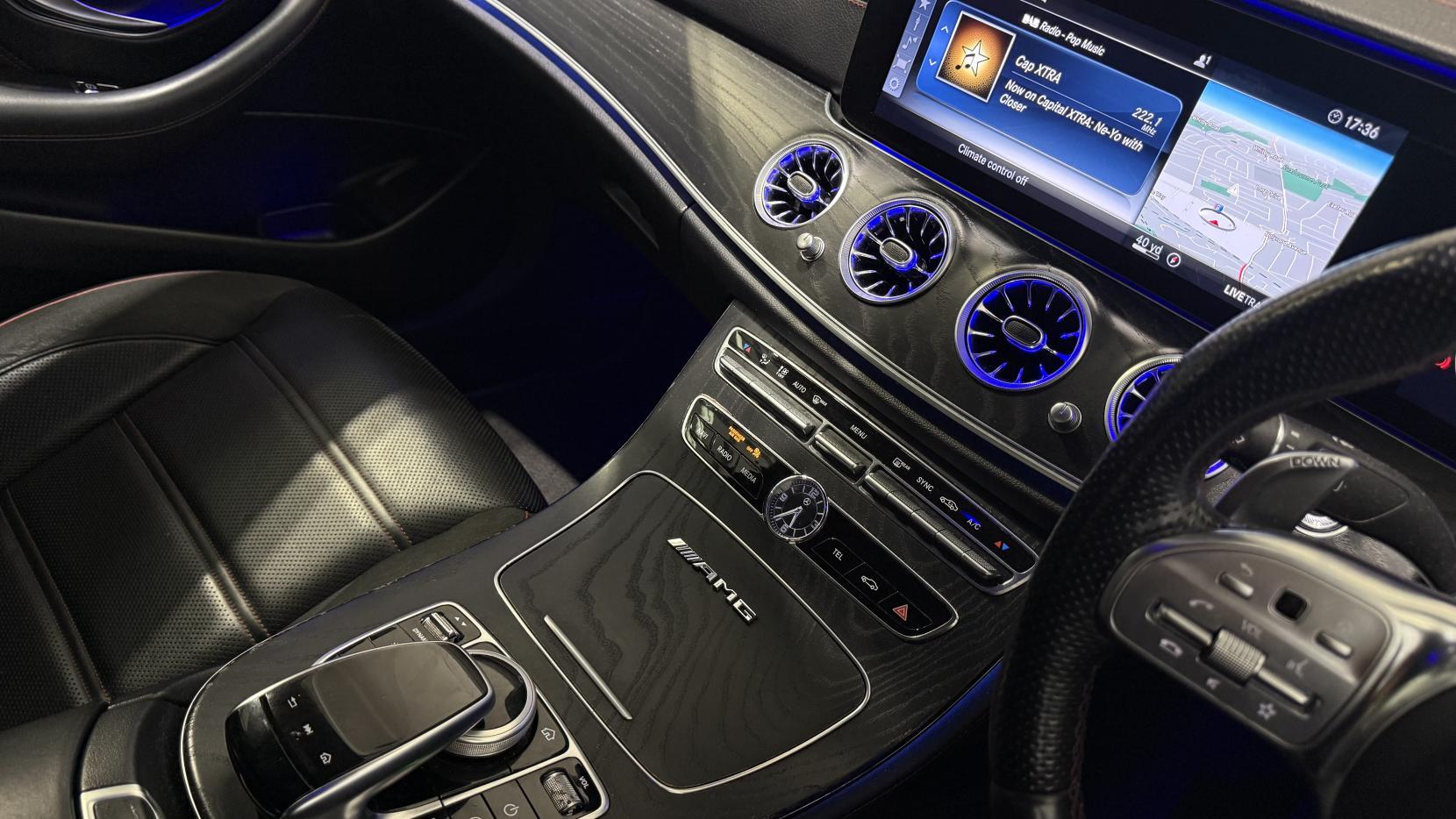 Mercedes-Benz E Class view 27