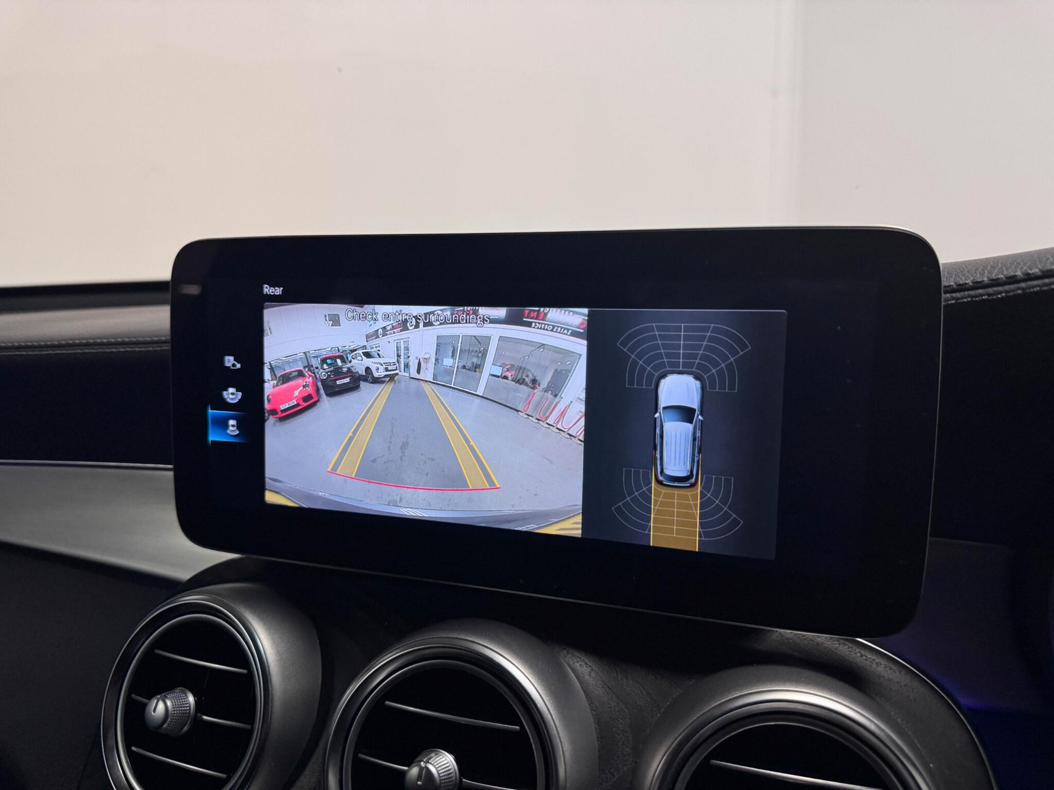 Mercedes-Benz GLC view 9