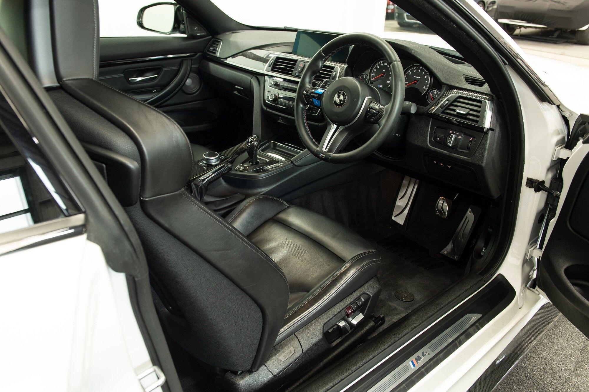 BMW M4 view 10
