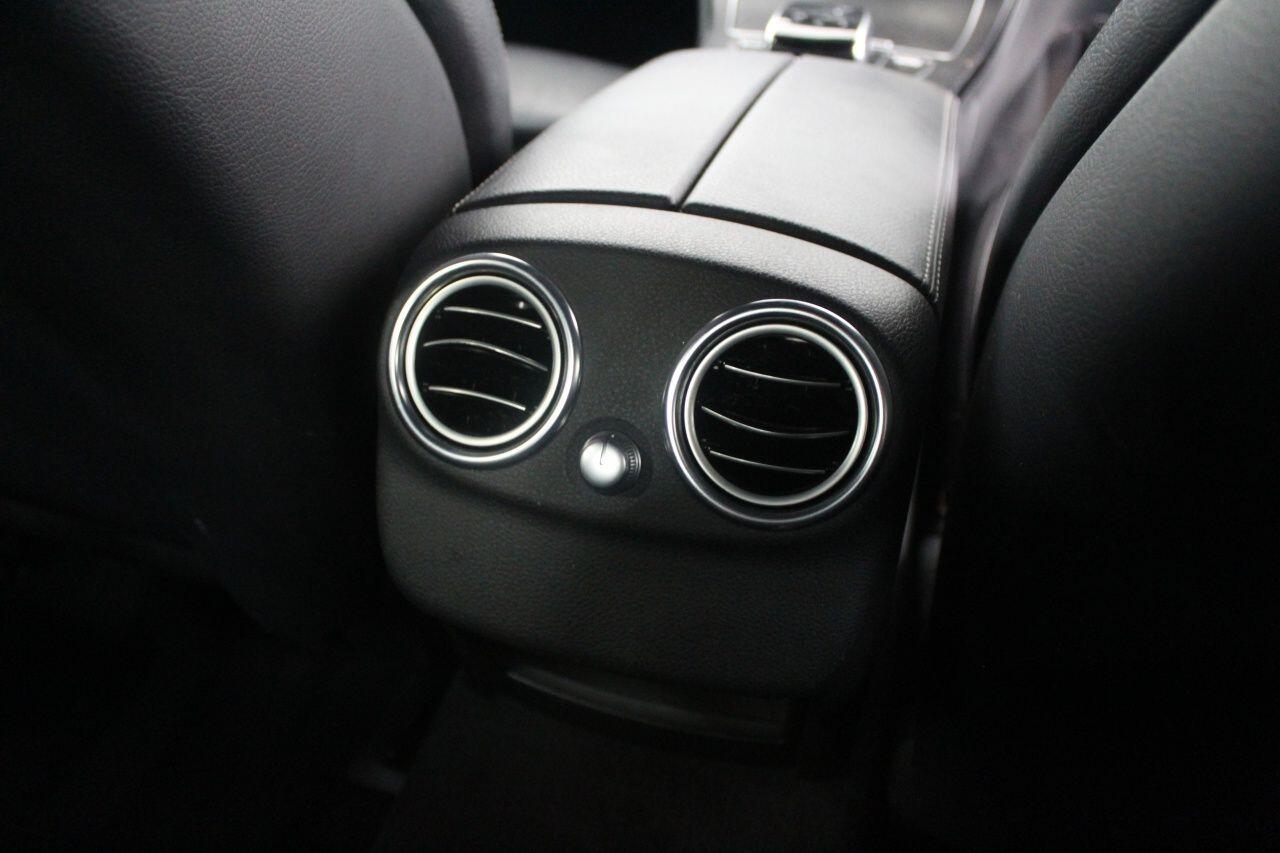 Mercedes-Benz C-Class view 52