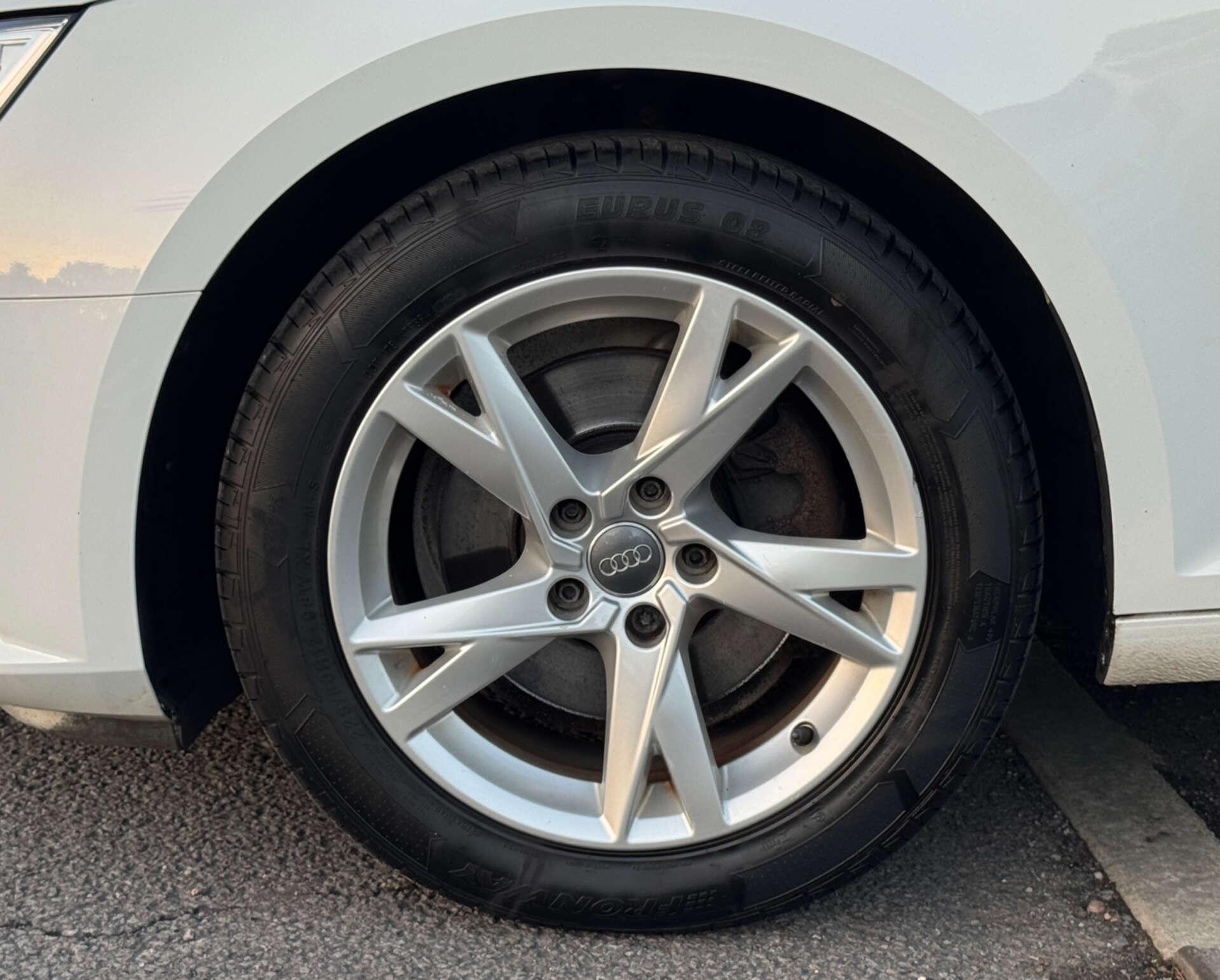 Audi A4 view 15