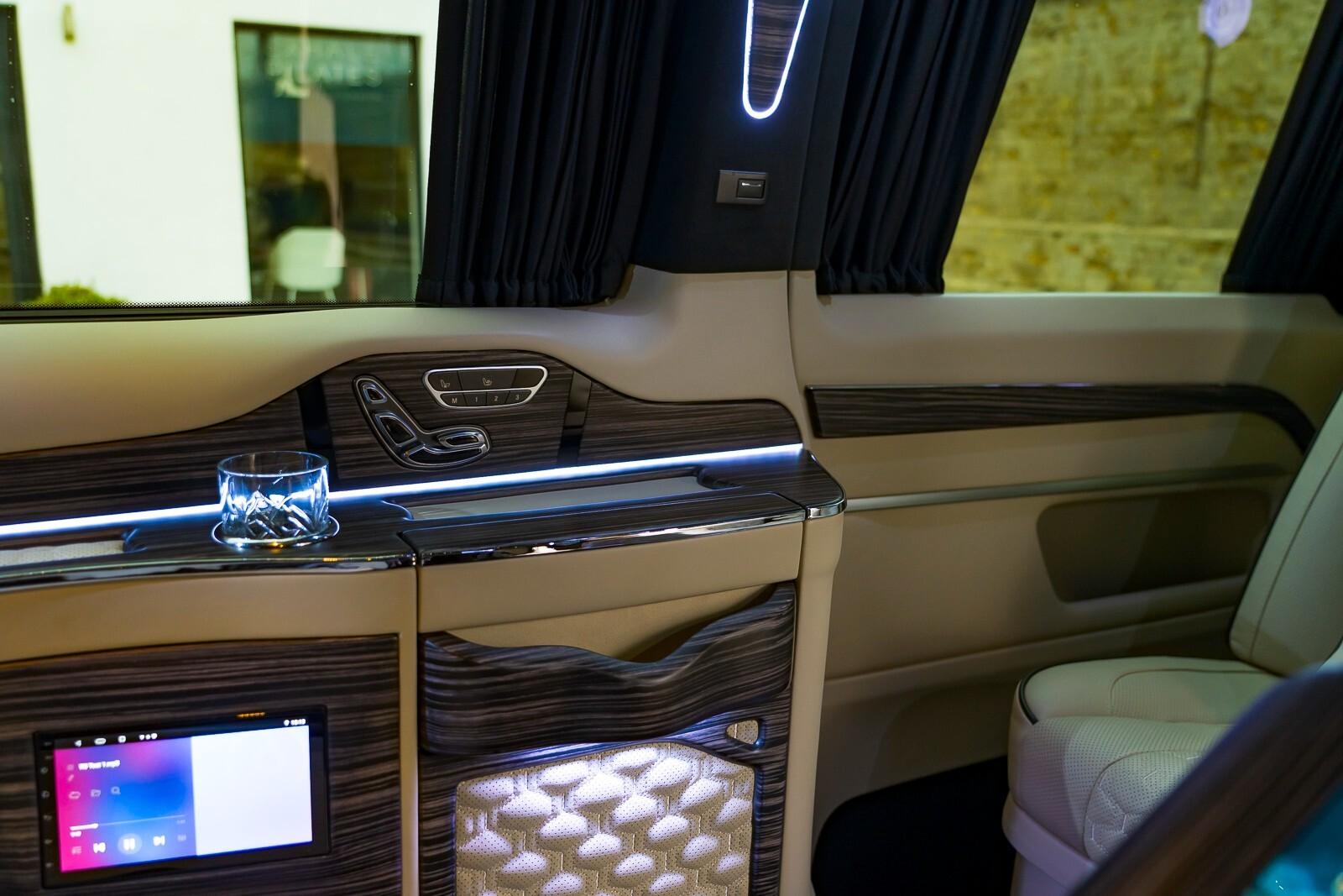 Mercedes-Benz V-Class view 10