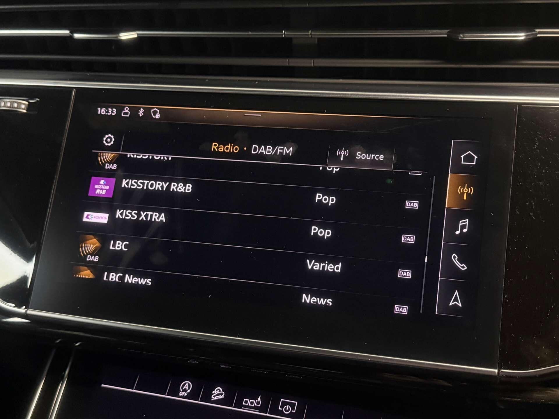 Audi Q7 view 30
