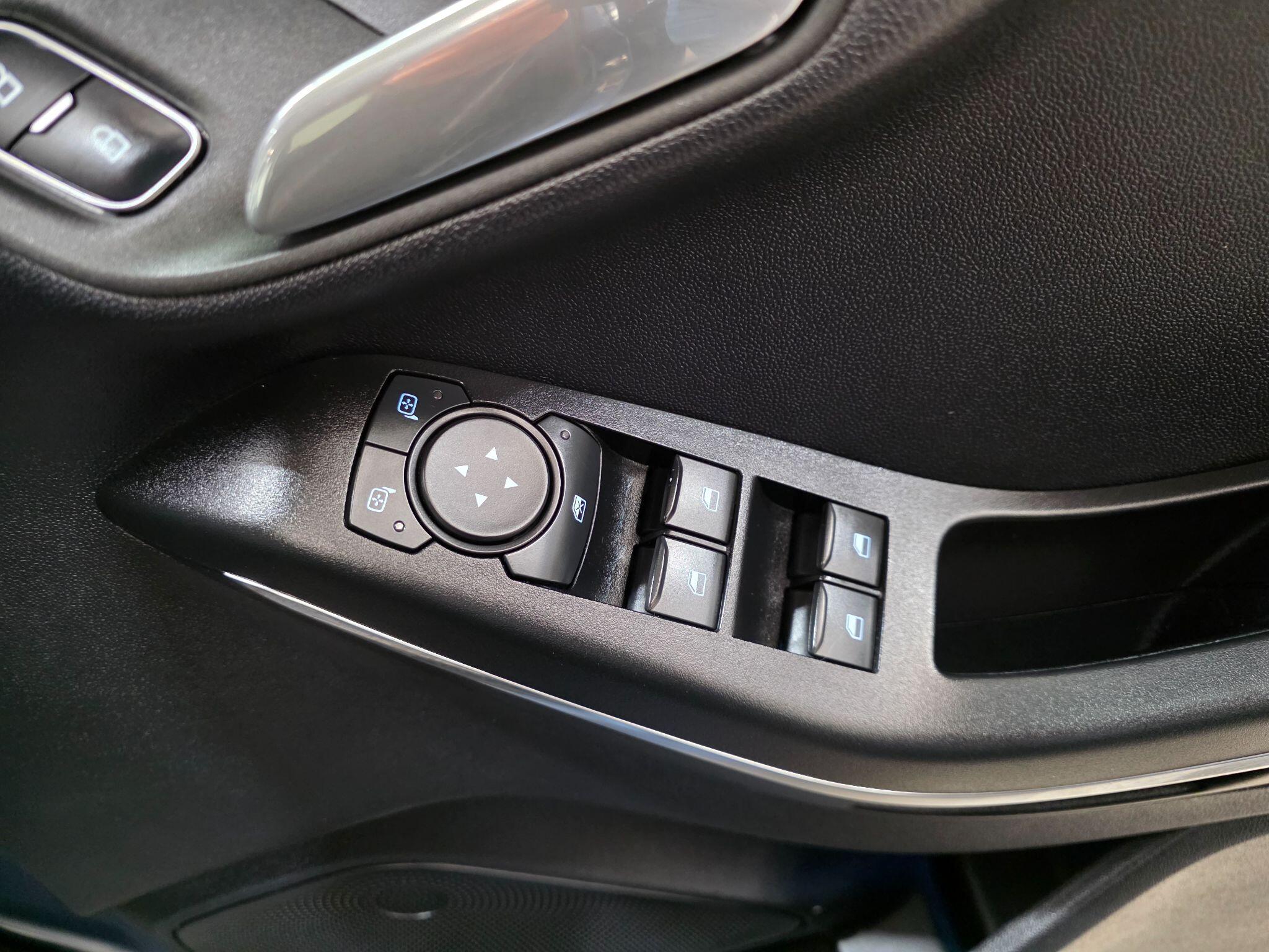 Ford Fiesta view 13