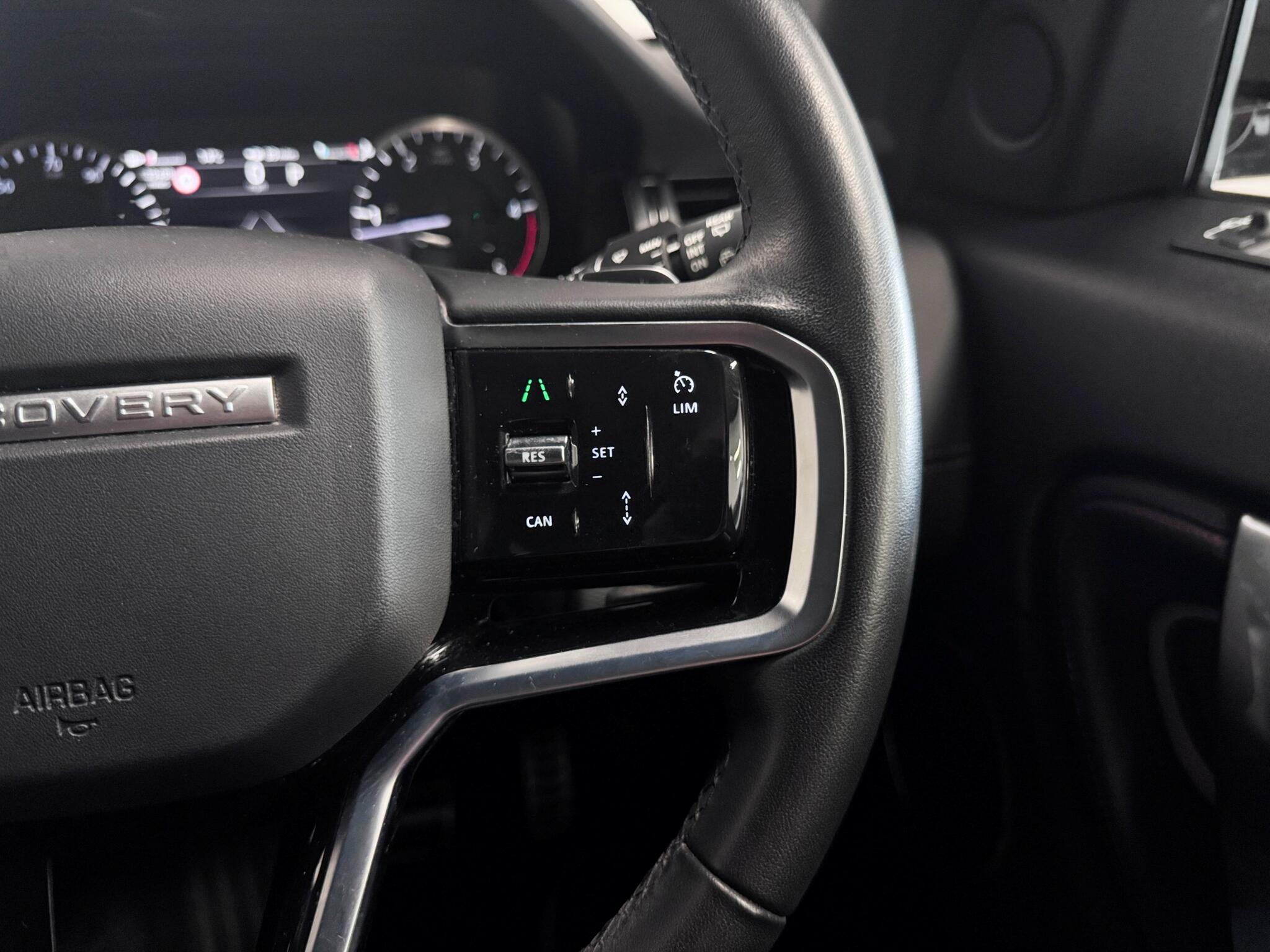 Land Rover Discovery Sport view 18