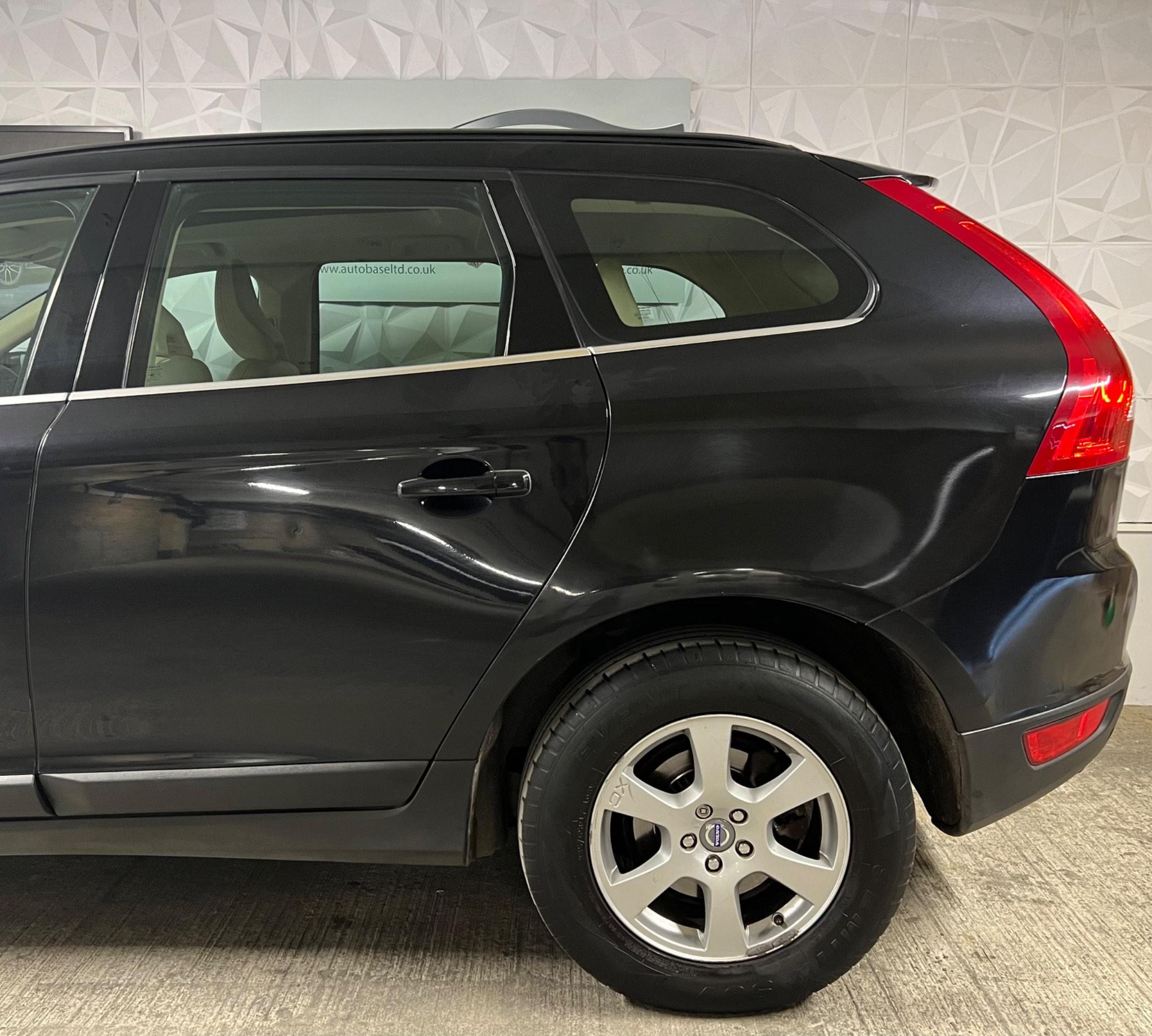 Volvo XC60 view 13