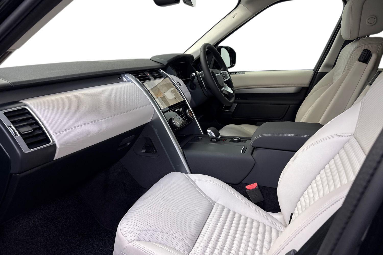 Land Rover Discovery view 7