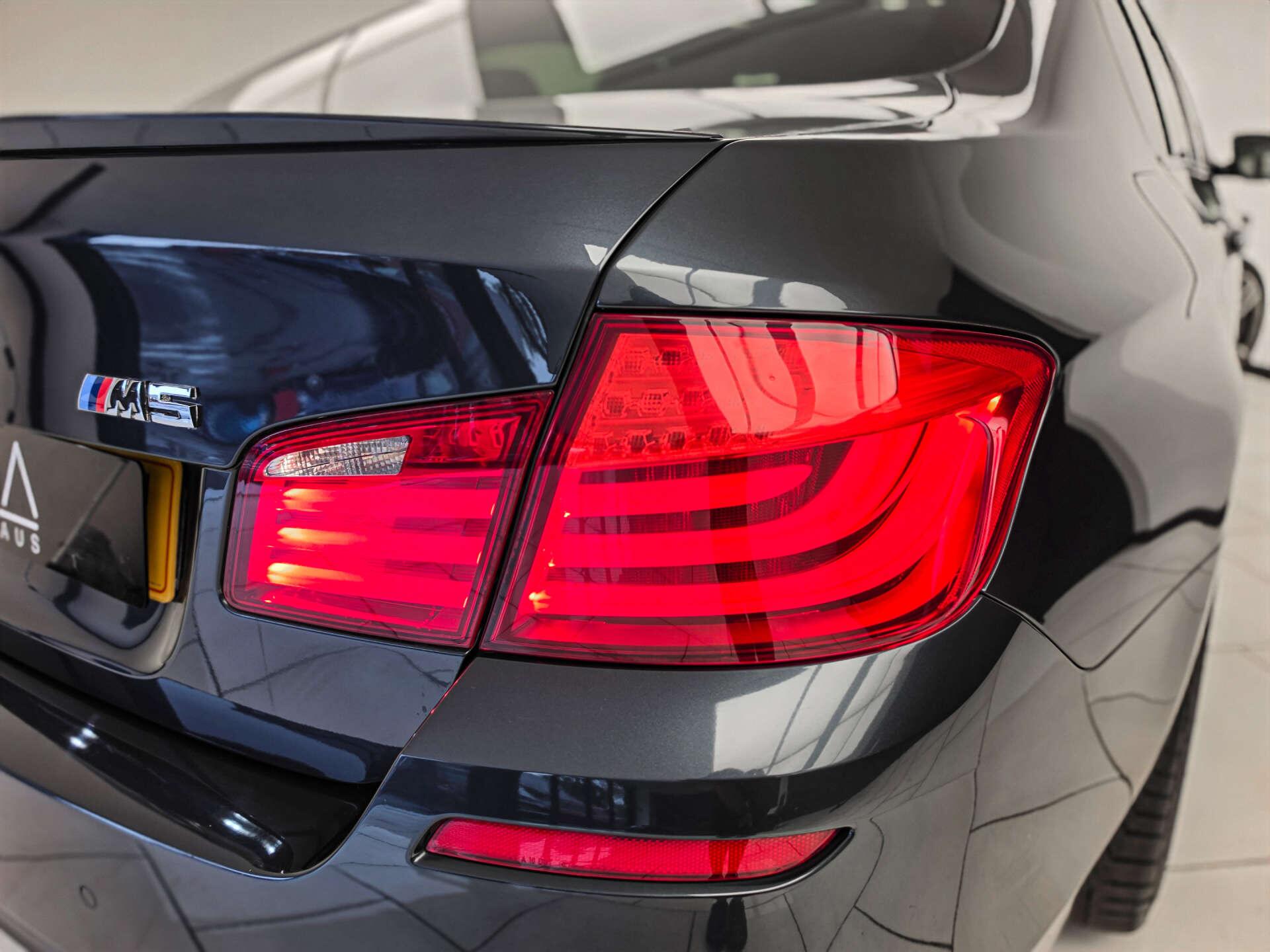 BMW M5 view 26