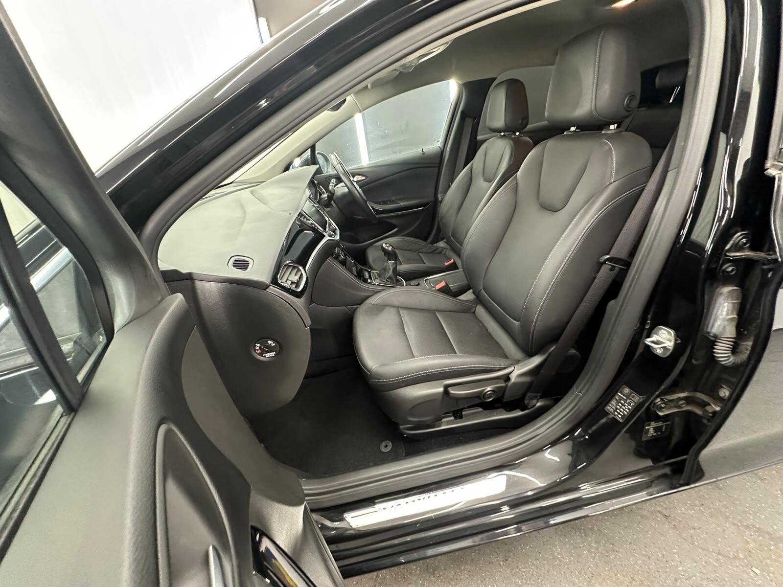 Vauxhall Astra view 25