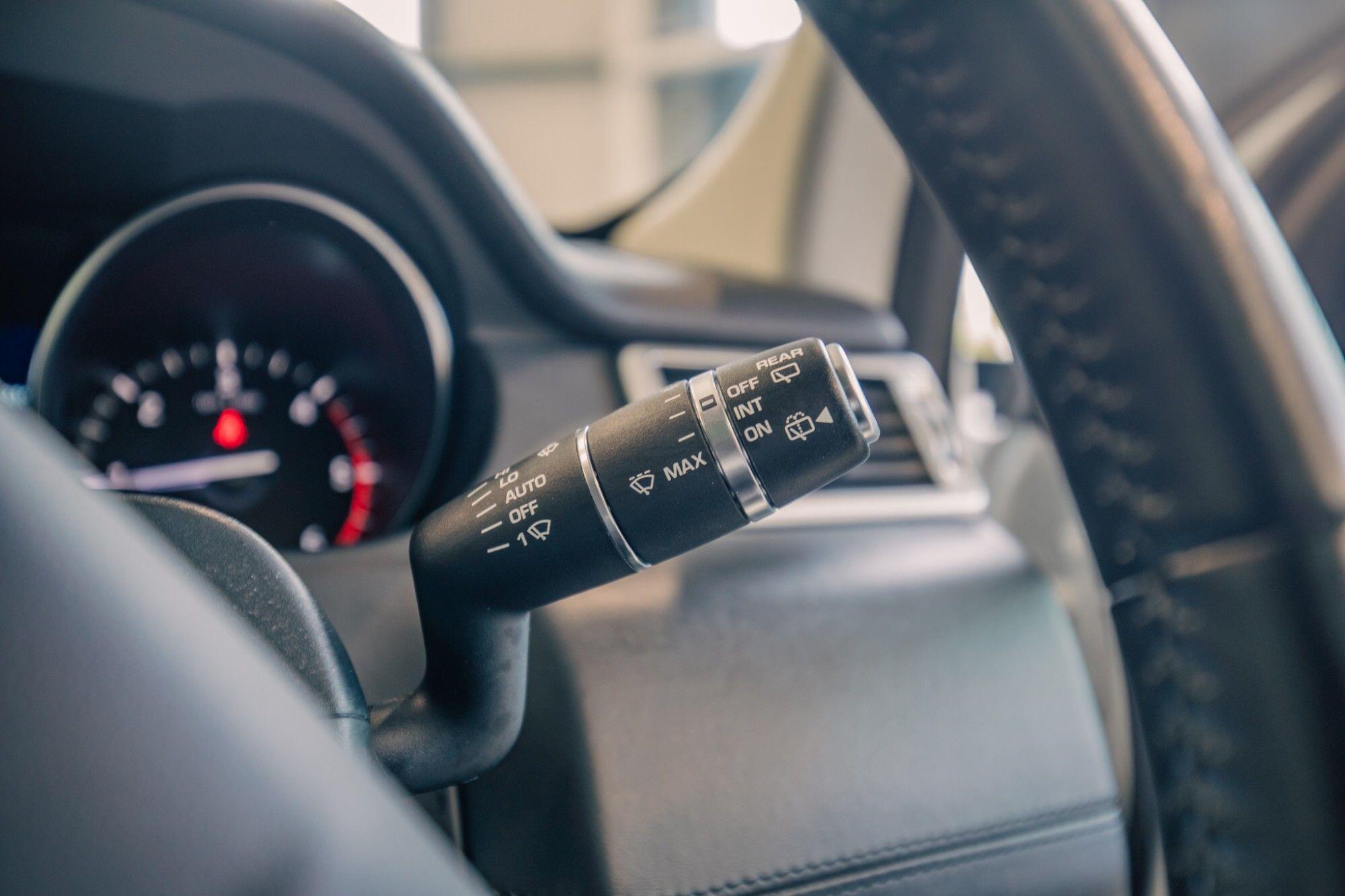 Land Rover Discovery Sport view 14