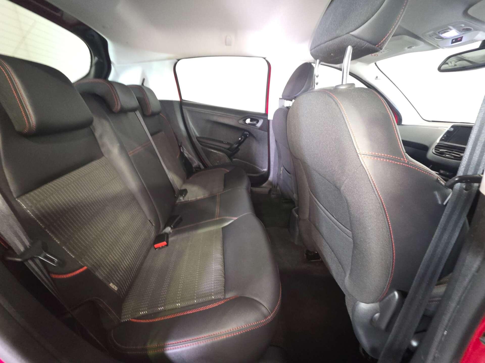 Peugeot 208 view 39