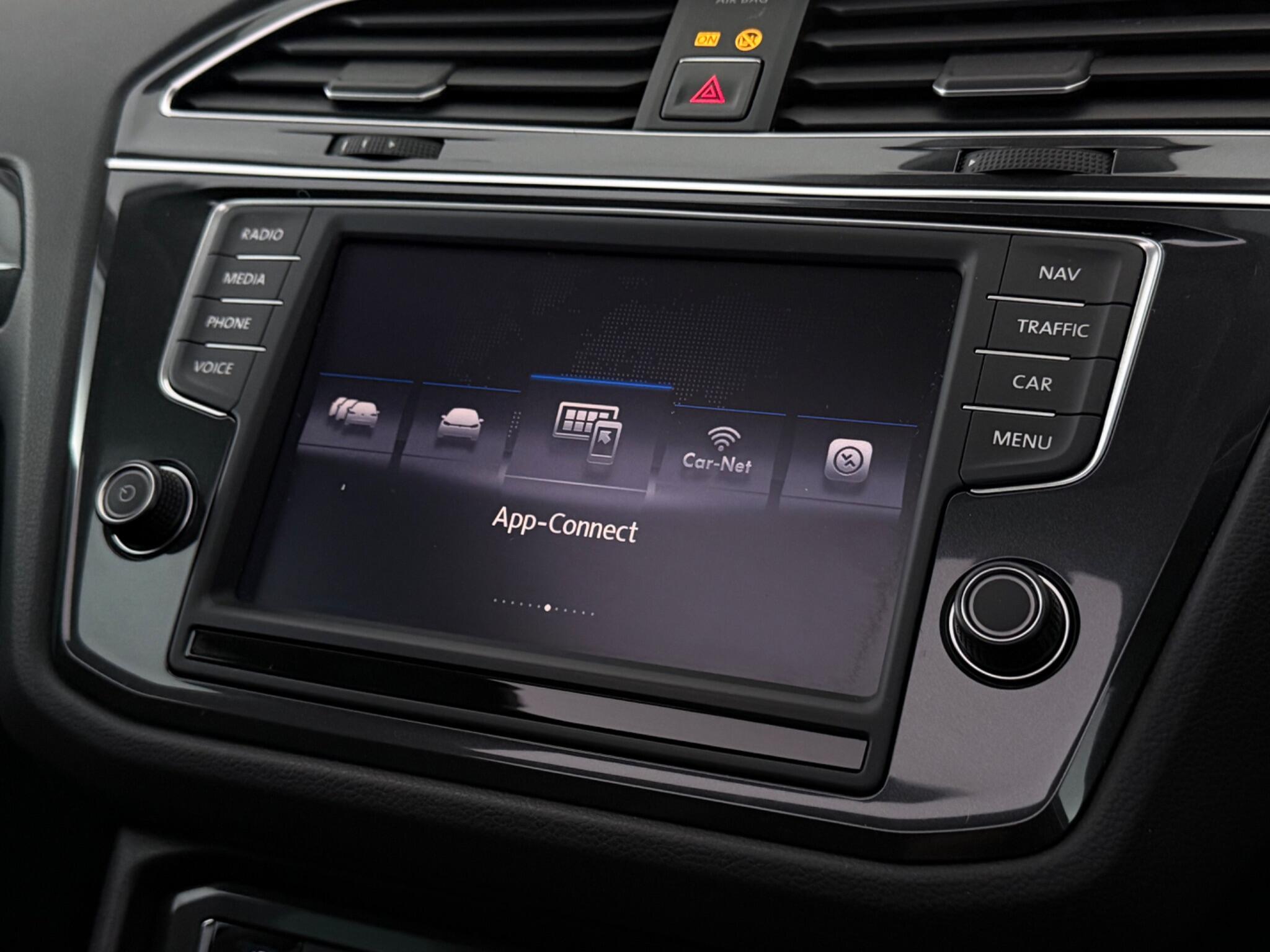Volkswagen Tiguan view 24