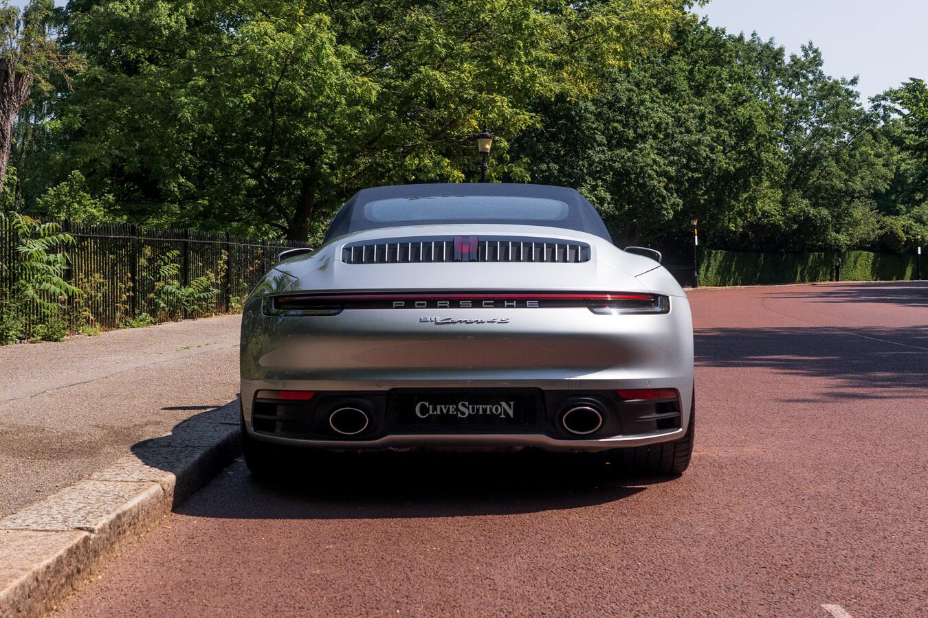 Porsche 911 view 6
